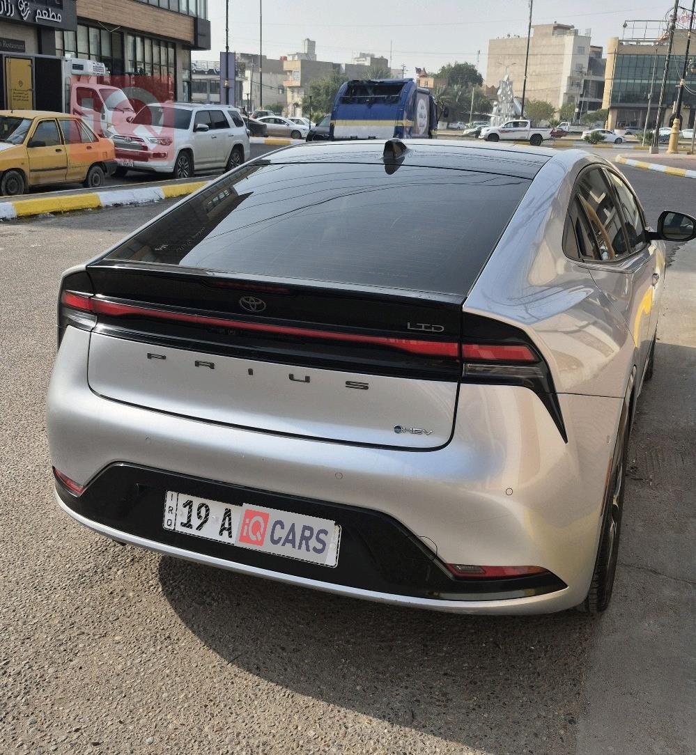 تويوتا بريوس